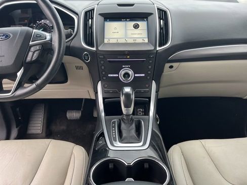 Used 2018 Ford Edge Titanium image 9