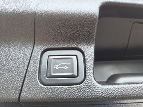 Used 2023 GMC Acadia SLT w/ Preferred Package image 63