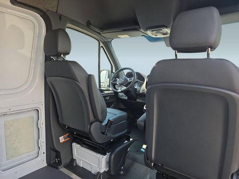 Used 2025 Mercedes-Benz Sprinter 2500 image 26