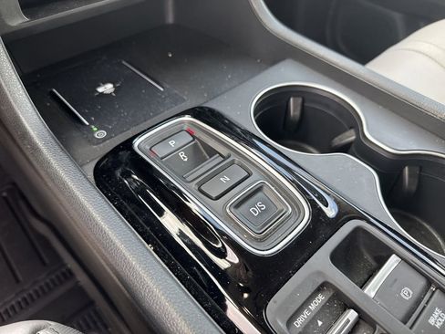 Used 2025 Honda Pilot EX-L image 19