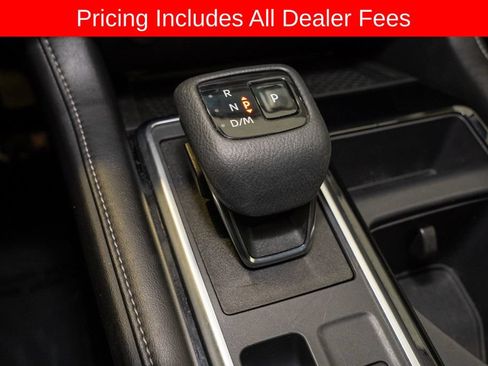 Used 2023 Nissan Pathfinder SL AWD/4WD image 19