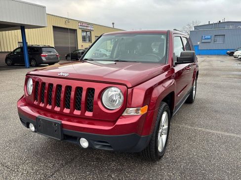 Used 2014 Jeep Patriot Latitude image 1