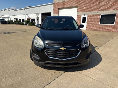 Used 2017 Chevrolet Equinox LS FWD image 2