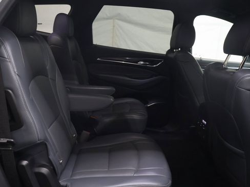 Used 2022 Buick Enclave Premium image 13