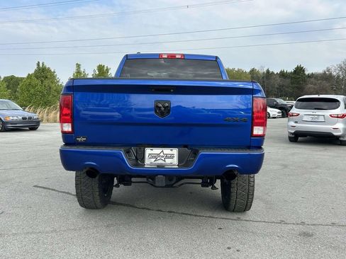 Used 2018 RAM 1500 Express w/ Express Value Package AWD/4WD image 4