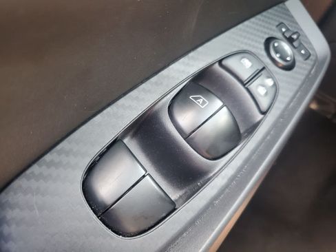Used 2025 Nissan Sentra SV FWD image 24