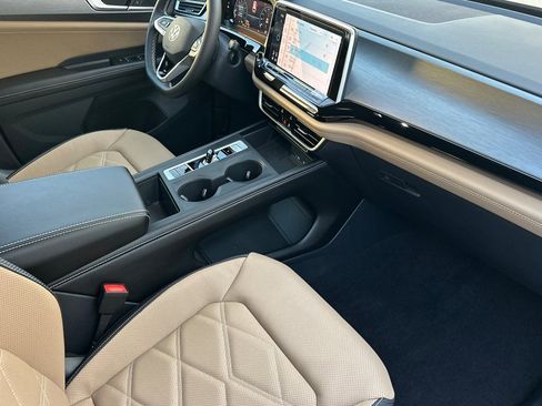 New 2026 Volkswagen Atlas Cross Sport SE image 14