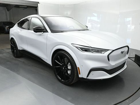 Used 2021 Ford Mustang Mach-E Premium image 8