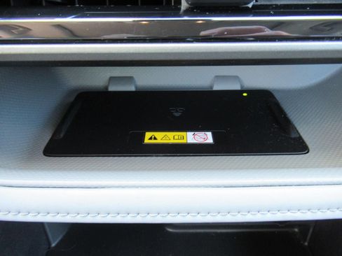 Used 2023 Toyota Highlander Limited FWD image 28