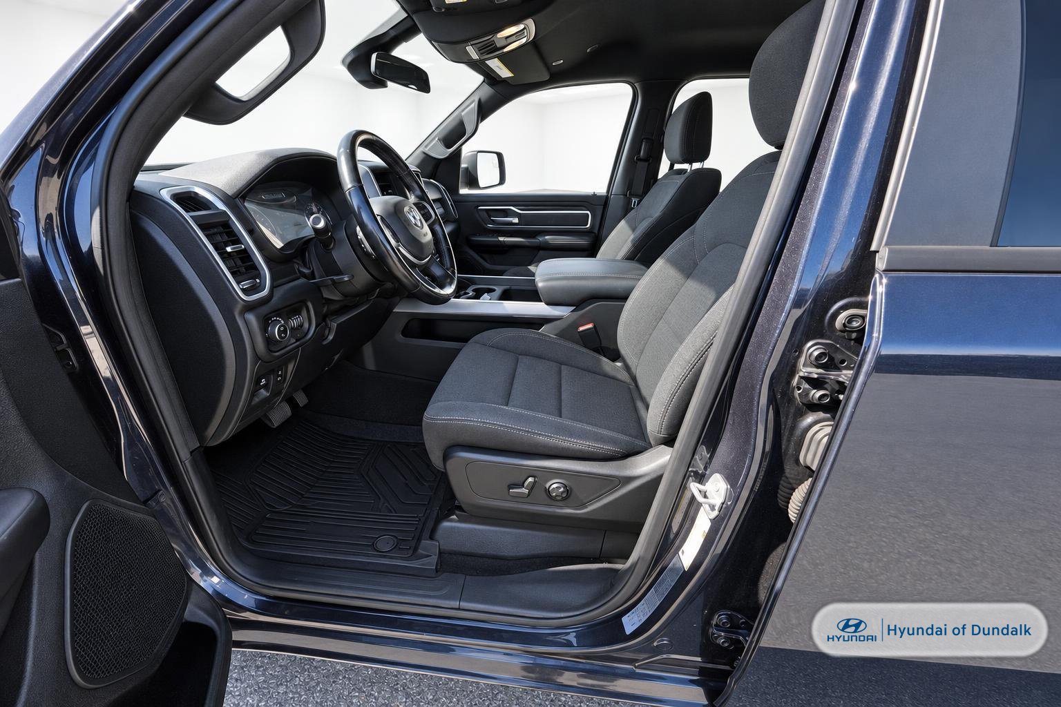 Used 2019 RAM 1500 Big Horn AWD/4WD image 5