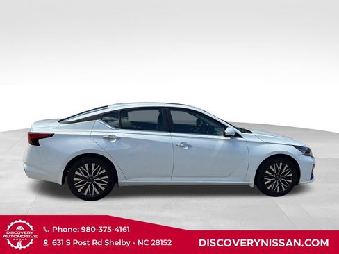Certified 2024 Nissan Altima 2.5 SV w/ SV Premium Package FWD image 5