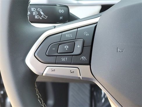 New 2025 Volkswagen Taos SE image 22