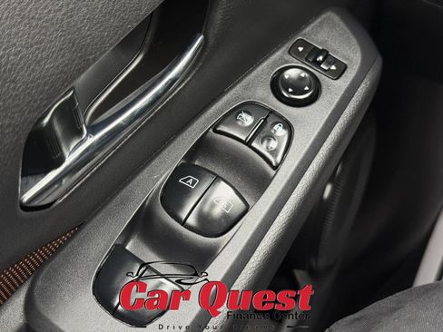 Used 2023 Nissan Kicks SR FWD image 28