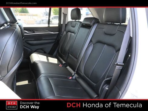 Used 2023 Jeep Grand Cherokee Limited w/ Black Appearance Package AWD/4WD image 19