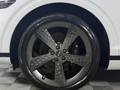 Used 2024 Genesis GV70 3.5T Sport w/ Sport Advanced Package image 9