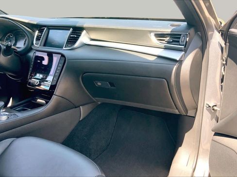 Used 2021 INFINITI QX50 Luxe w/ Appearance Package FWD image 19