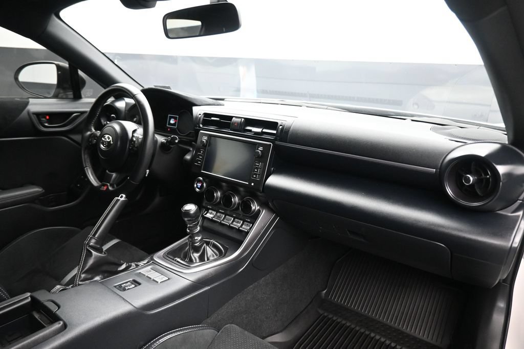 Used 2025 Toyota GR86 Premium w/ Performance Package RWD image 37