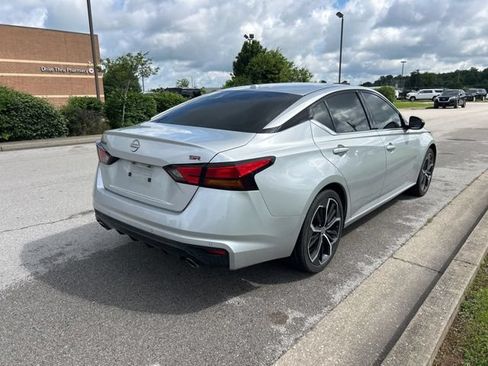 Used 2024 Nissan Altima 2.5 SR FWD image 3