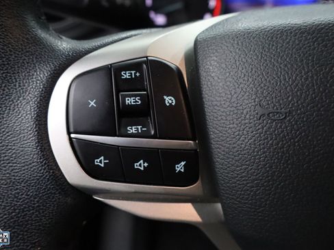 Used 2021 Ford Explorer XLT image 16