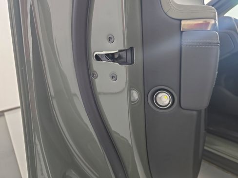 Used 2022 Rivian R1T Launch Edition image 30