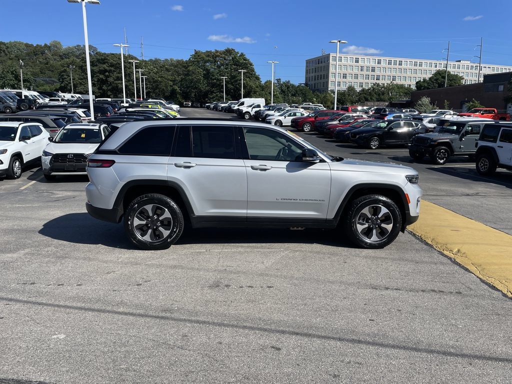 Used 2024 Jeep Grand Cherokee Limited 4xe AWD/4WD image 7