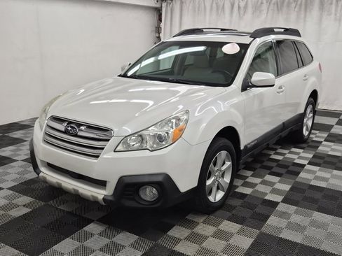 Used 2014 Subaru Outback 2.5i Limited image 3