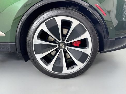 Certified 2024 Porsche Macan Turbo Electric AWD/4WD image 31