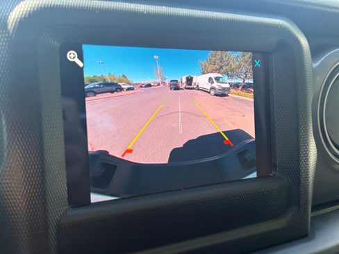 Used 2022 Jeep Gladiator Sport AWD/4WD image 29