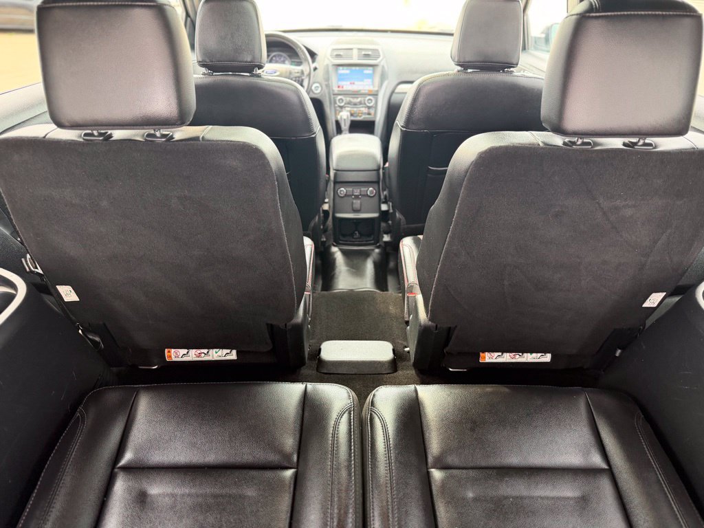 Used 2018 Ford Explorer XLT w/ Equipment Group 202A AWD/4WD image 11