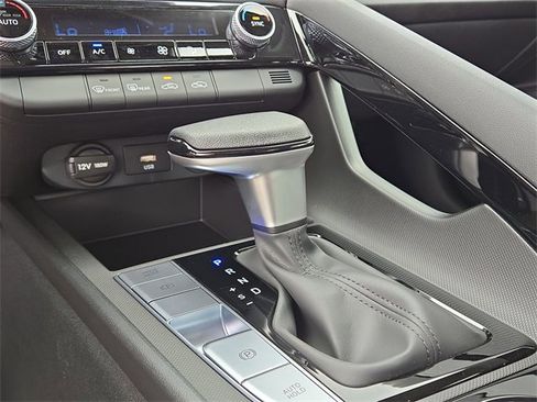 New 2025 Hyundai Elantra Blue image 16