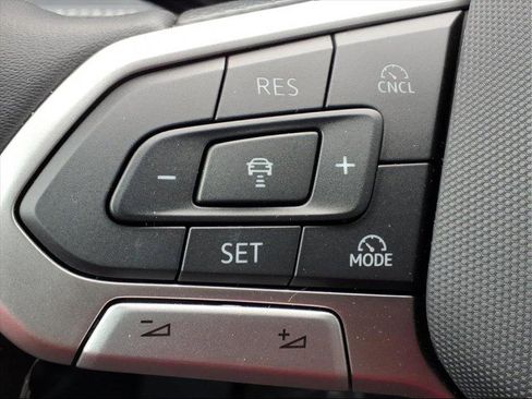 New 2026 Volkswagen Tiguan SE image 18