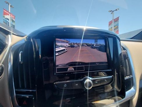 Used 2023 Chevrolet Traverse LS FWD image 14