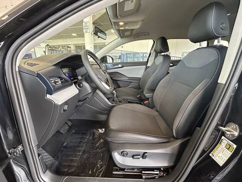 Used 2022 Volkswagen Taos SE FWD image 10