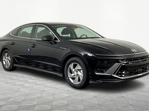New 2026 Hyundai Sonata SE FWD image 3