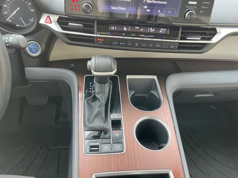 Certified 2024 Toyota Sienna XLE image 23