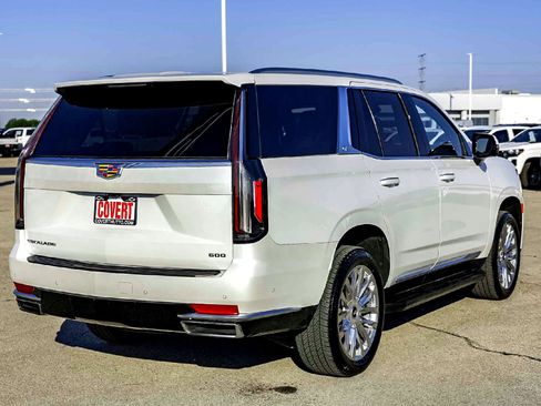 Used 2024 Cadillac Escalade Premium Luxury image 8