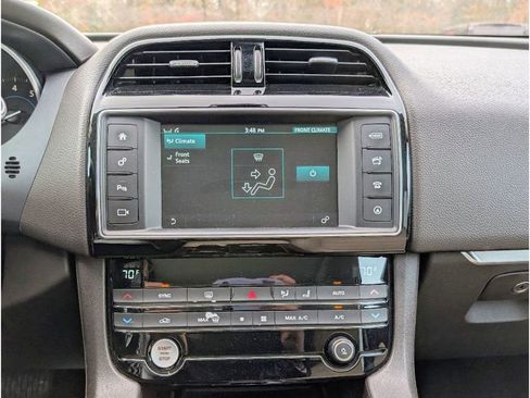 Used 2018 Jaguar F-PACE Prestige image 26