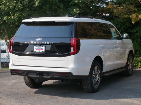 New 2025 Ford Expedition Active image 28