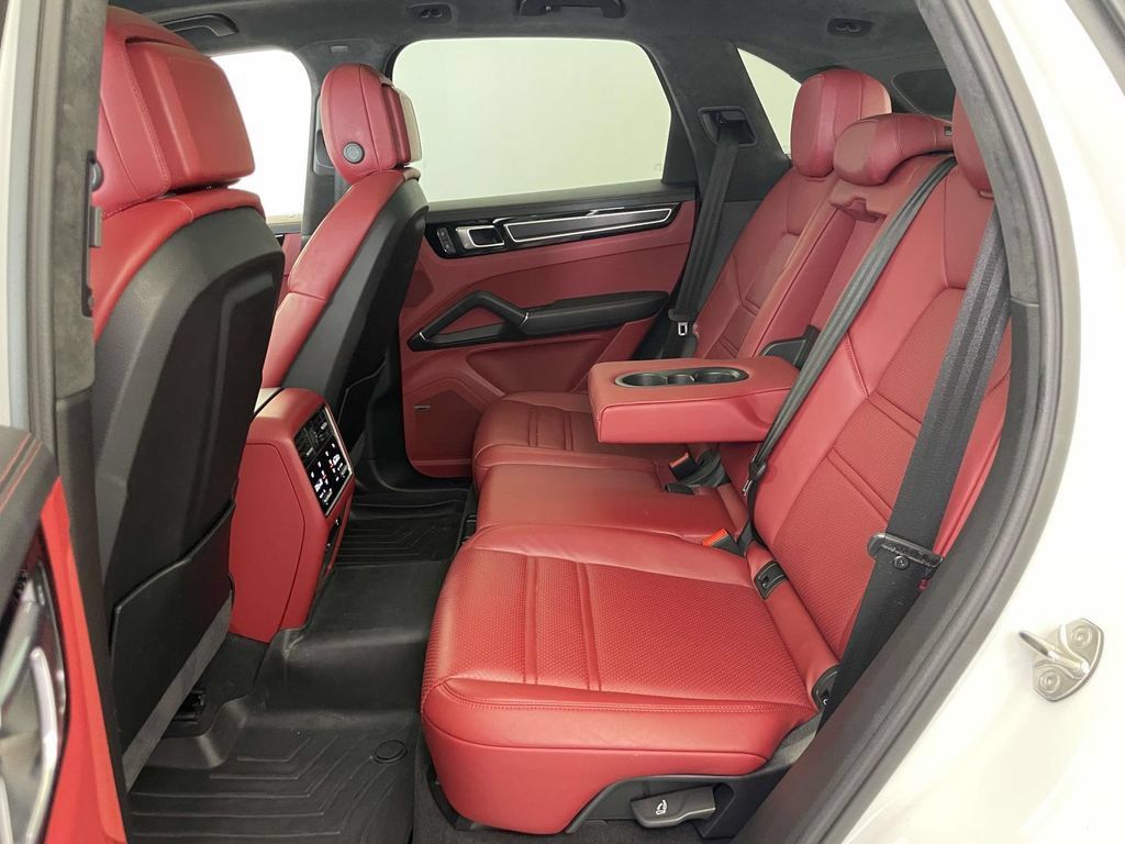 Certified 2023 Porsche Cayenne GTS AWD/4WD image 19