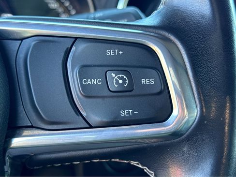 Certified 2022 Jeep Wrangler Unlimited Sahara image 17