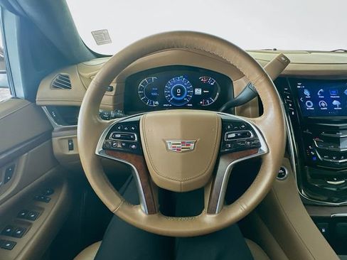 Used 2017 Cadillac Escalade Platinum AWD/4WD image 11