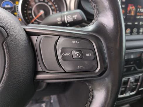 Used 2021 Jeep Gladiator Sport AWD/4WD image 24