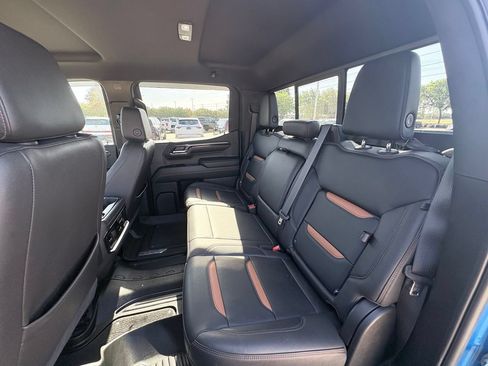 Certified 2022 GMC Sierra 1500 AT4 w/ AT4 Premium Package AWD/4WD image 7