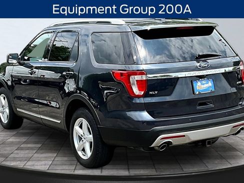 Used 2017 Ford Explorer XLT AWD/4WD image 4