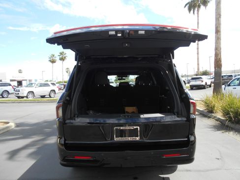 Used 2025 Lincoln Navigator L Black Label image 5