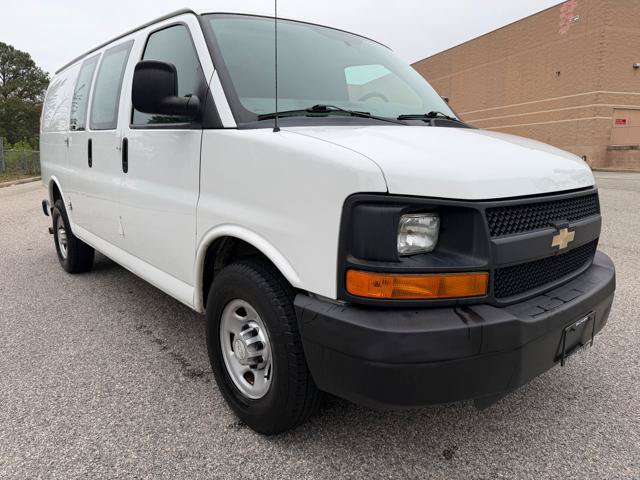 Used 2015 Chevrolet Express 2500 RWD image 3