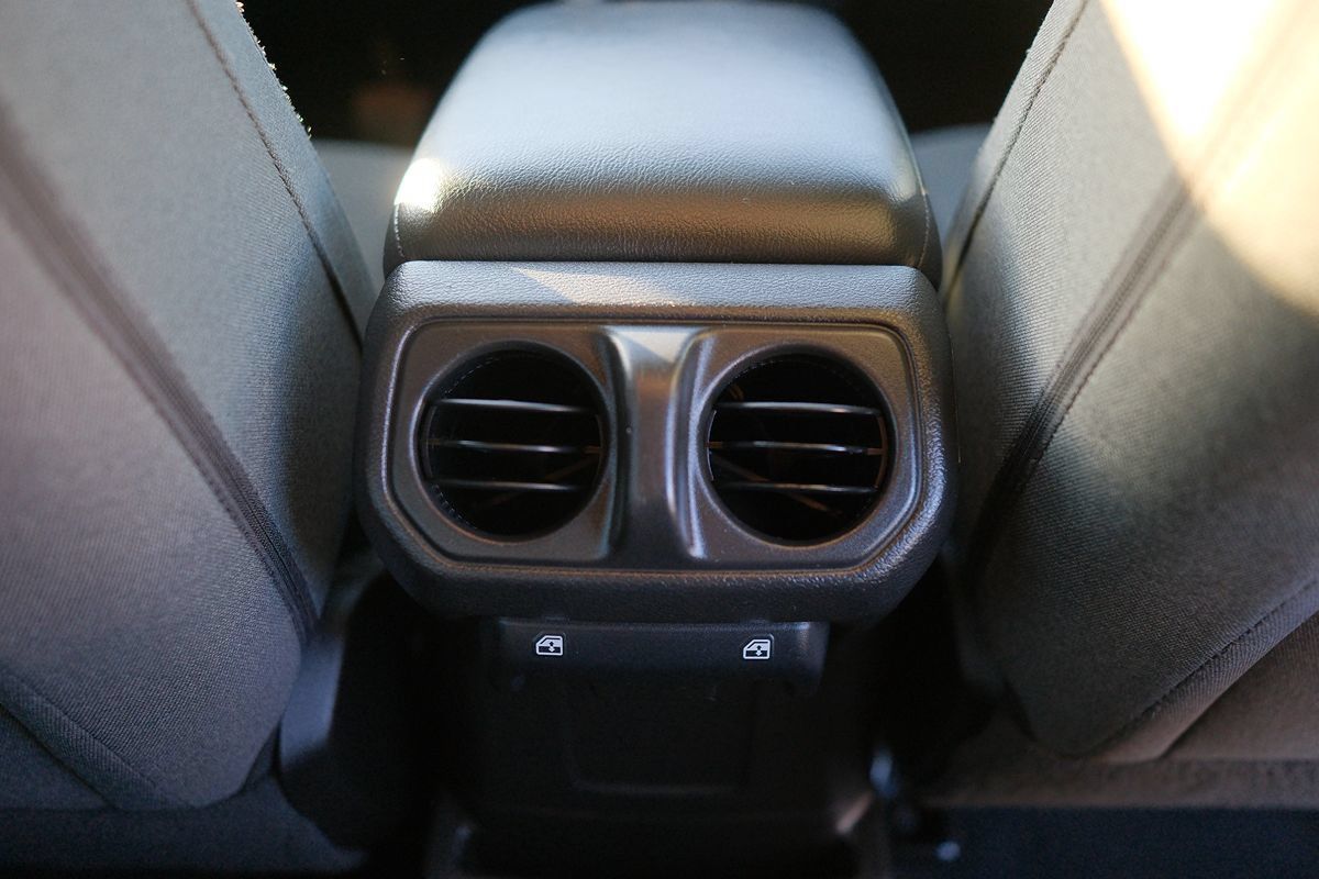 Used 2024 Jeep Wrangler Unlimited w/ Technology Group AWD/4WD image 34