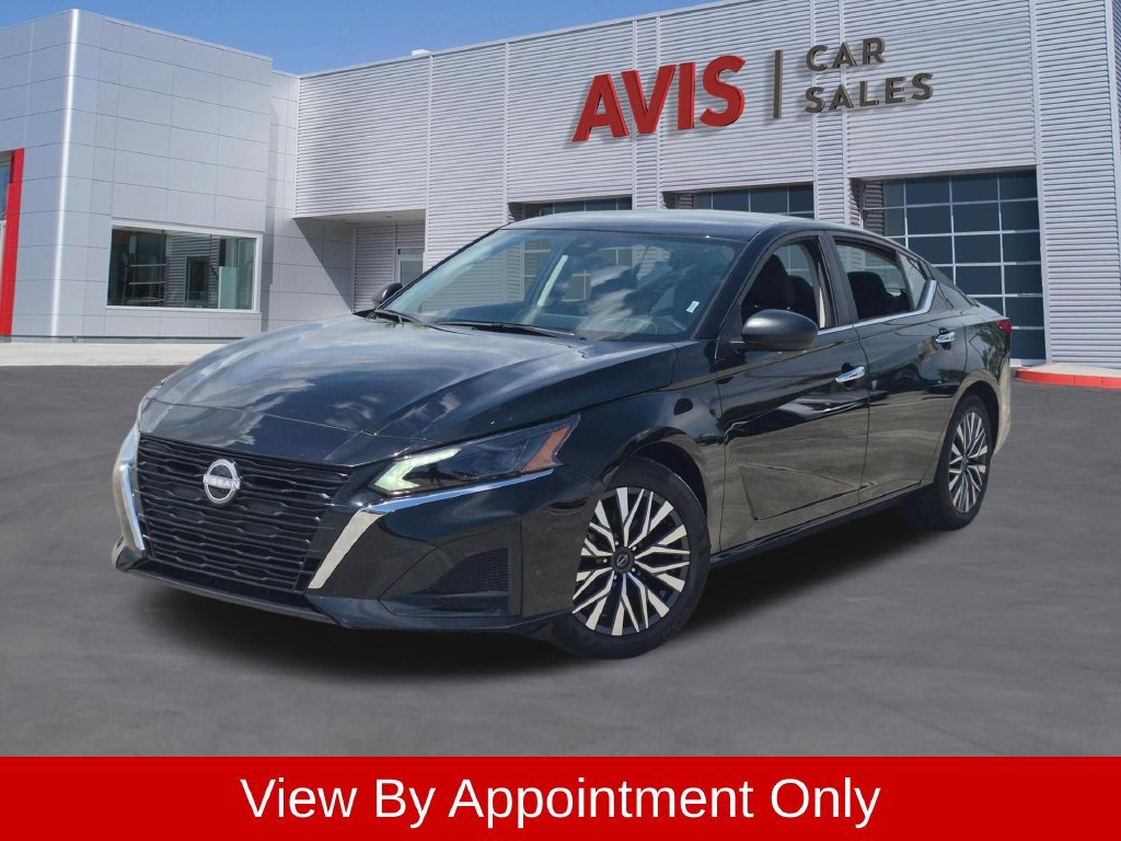 Used 2025 Nissan Altima 2.5 SV FWD image 1