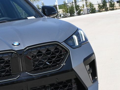 New 2026 BMW X2 xDrive28i AWD/4WD image 9
