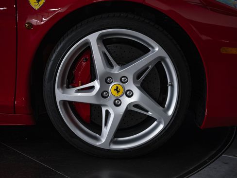 Used 2012 Ferrari 458 Spider RWD image 19